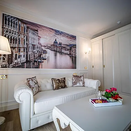 Ca' D'oro Tre Stelle Superior Adults Only Μπιμπιόνε