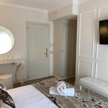 Отель Ca' D'oro Tre Stelle Superior Adults Only 3*