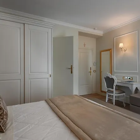 Ca' D'oro Tre Stelle Superior Adults Only